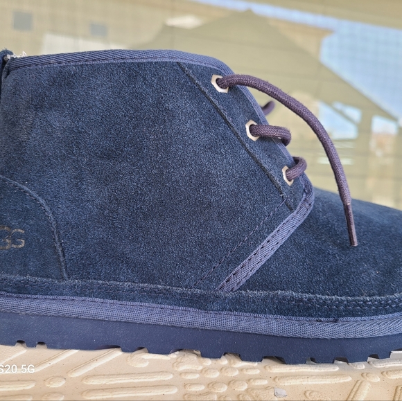 UGG Boots - Picture 3 of 6